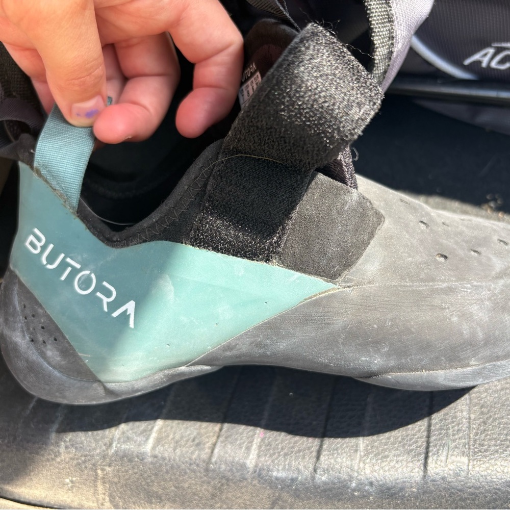 Women's Butora Rock Climbing Shoes - Black and Teal WORN ONCE